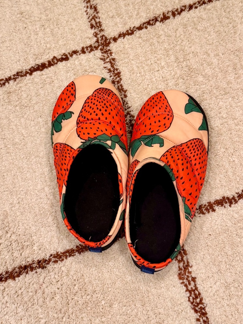 Baggu Strawberry Puffy slippers